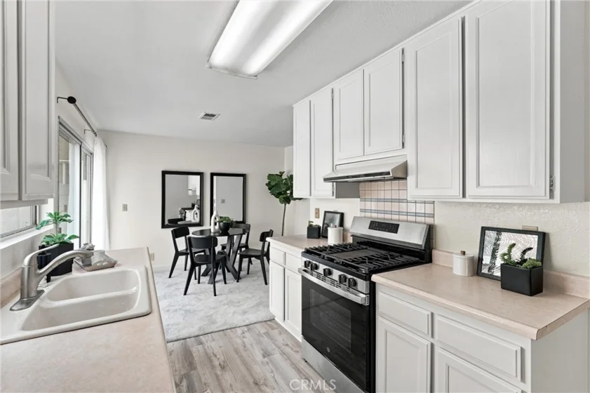8437 El Arroyo photo 6