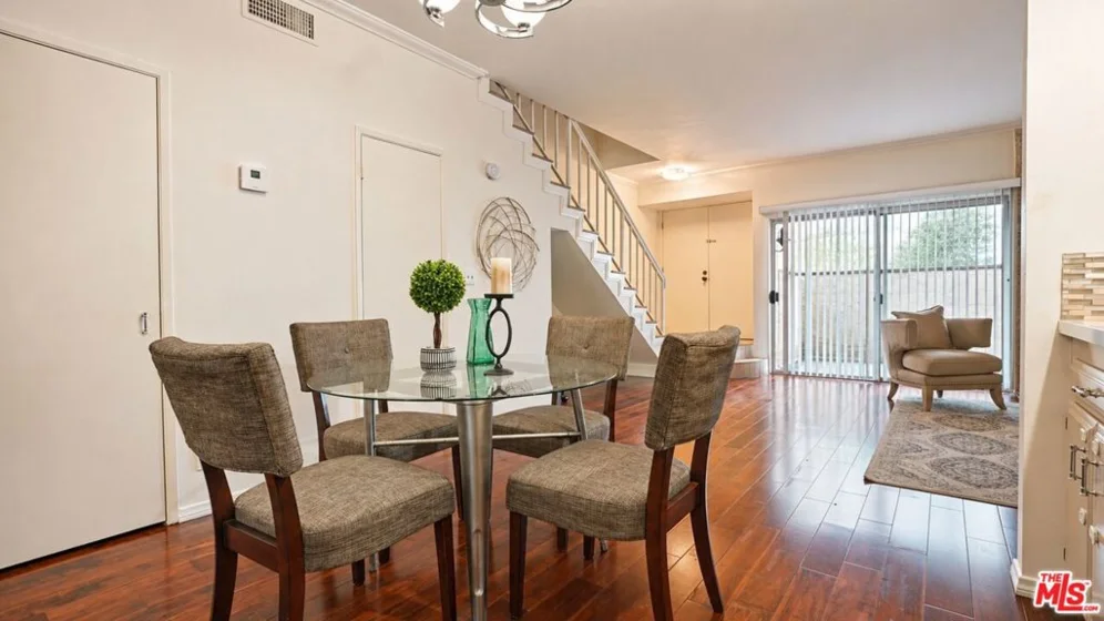 5139 Balboa Boulevard #12 photo 6