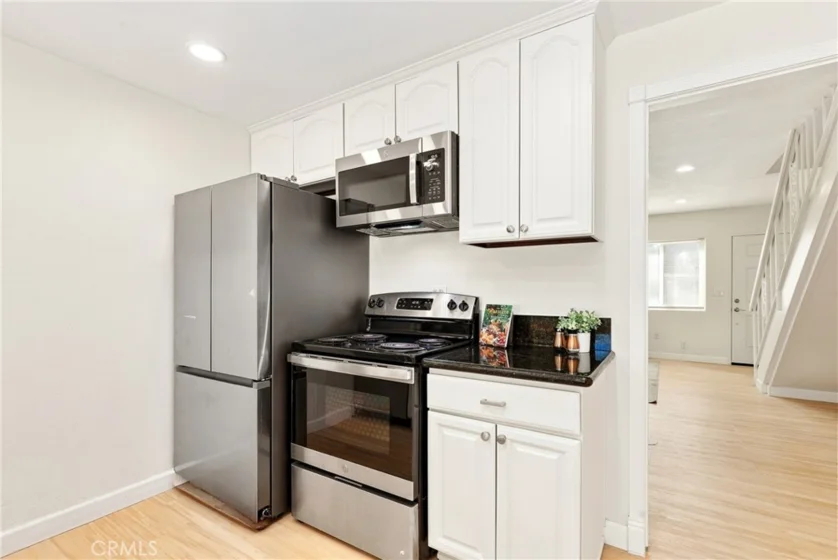 648 W Main #D photo 14