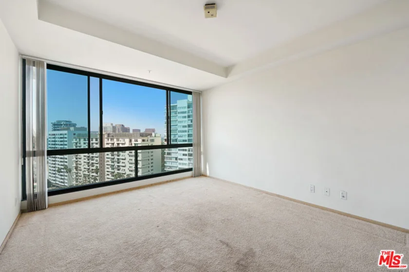 10490 Wilshire Boulevard #1402 photo 19