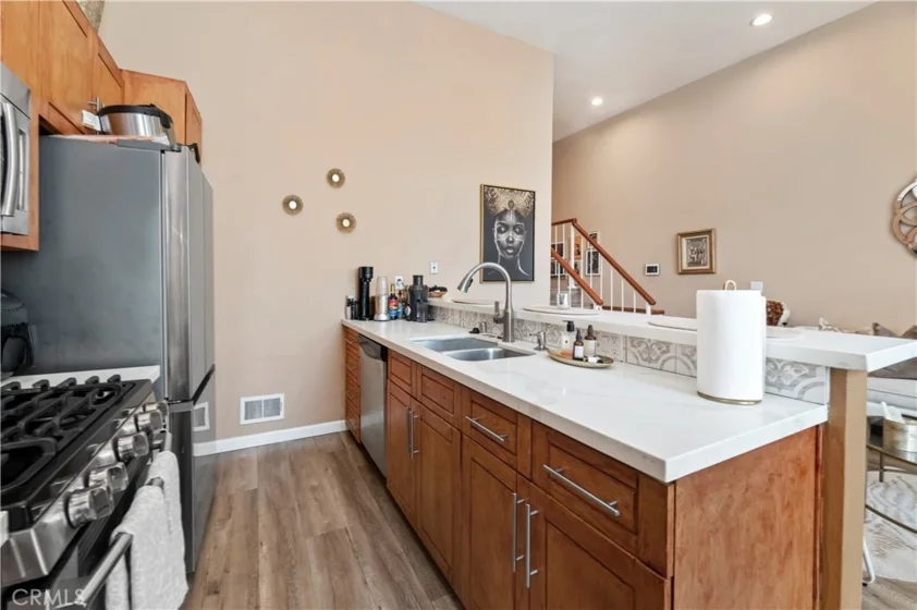 4652 Don Lorenzo #B photo 6