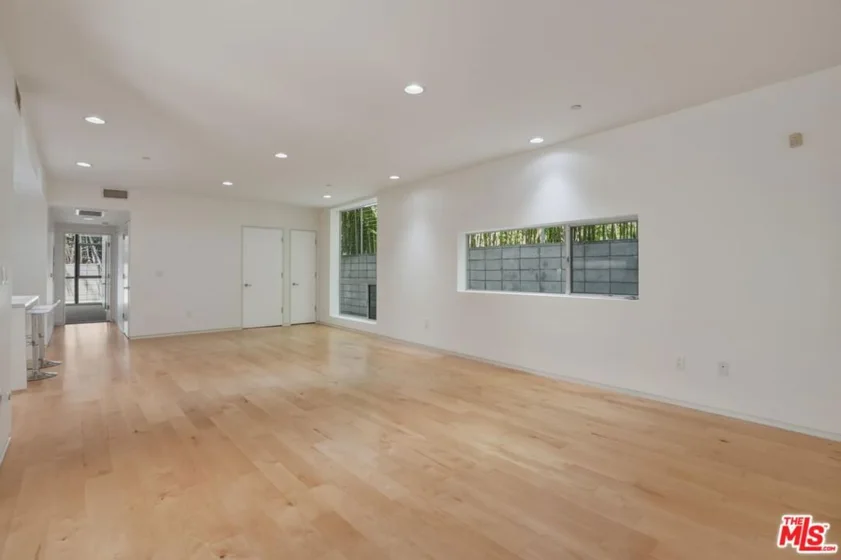 825 N Kings Road #1 photo 2