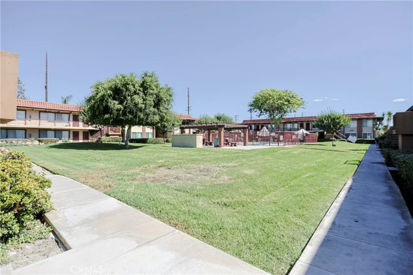 1400 W Warner photo 23