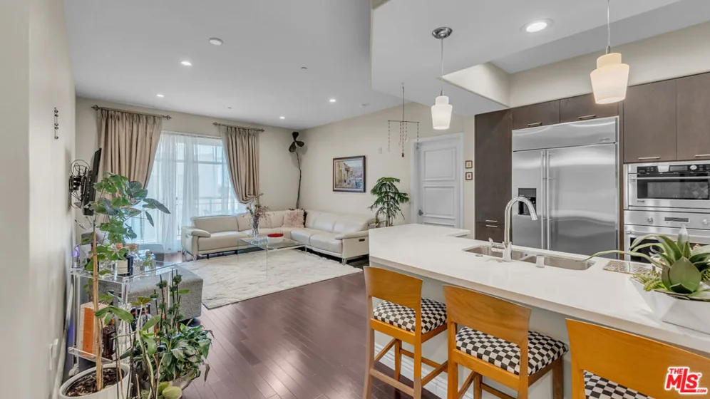 611 Caruso Avenue photo 3