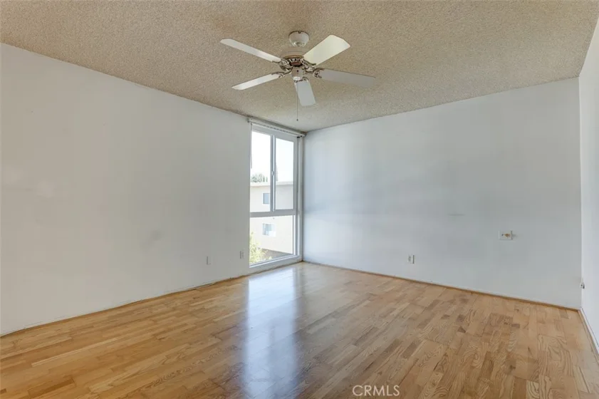 5454 Zelzah Avenue #215 photo 14