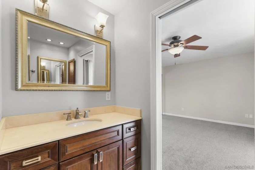 835 E Avenue #B photo 30