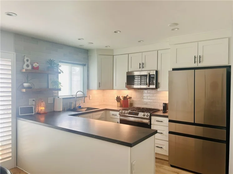 1140 N Lamer photo 26