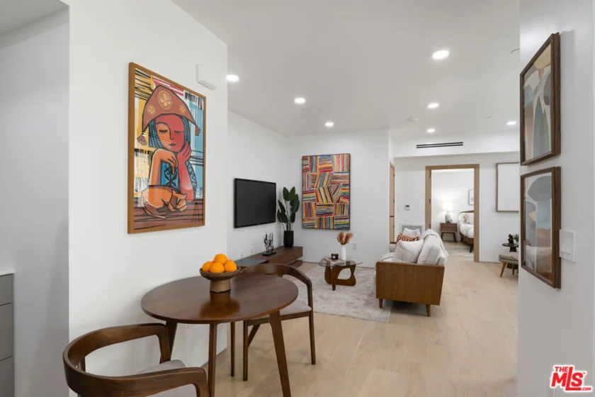 1361 Kelton Avenue #401 photo 5