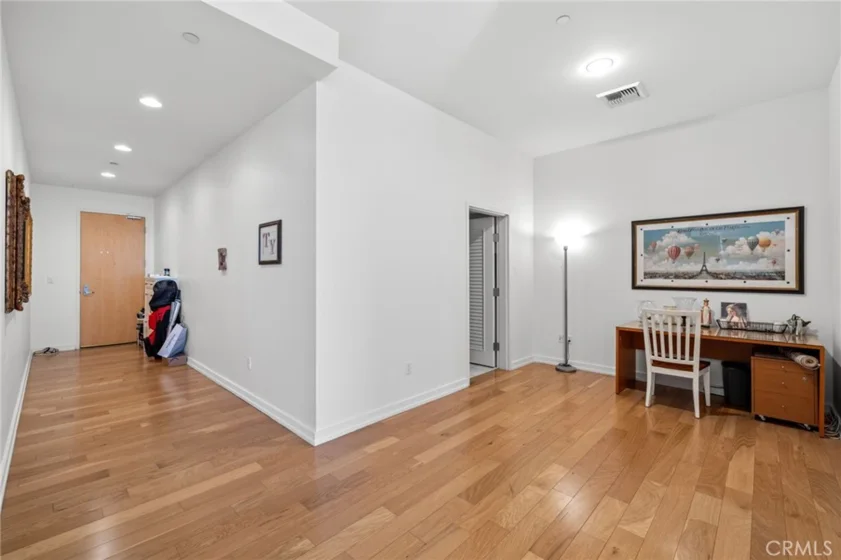 801 S Grand #1611 photo 18