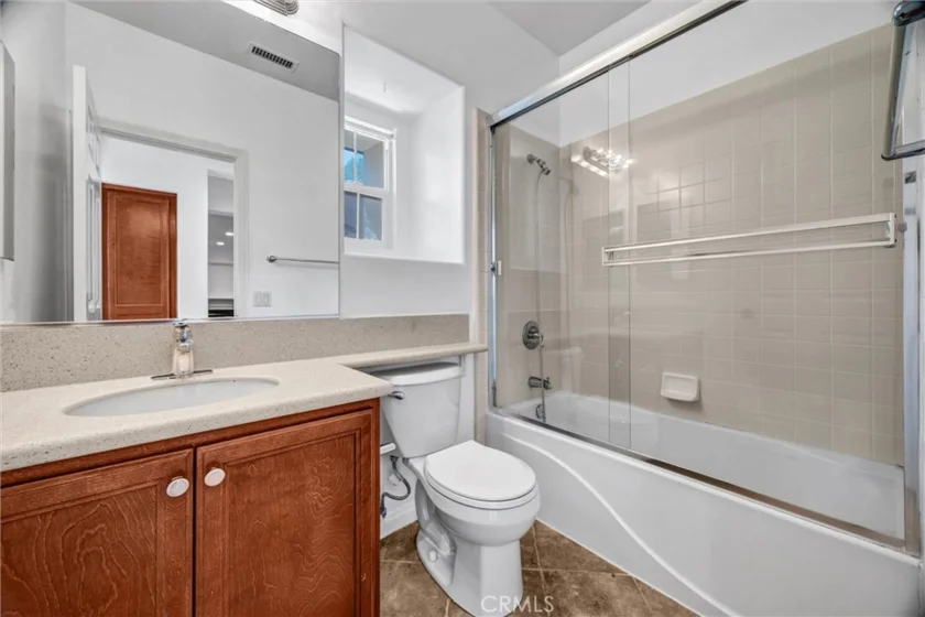 231 Lonetree photo 16