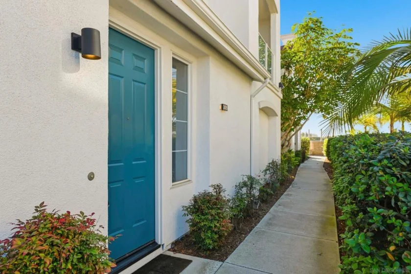 845 Harbor Cliff Way #305 photo 7