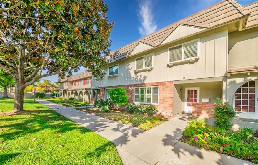4657 Larwin photo 2