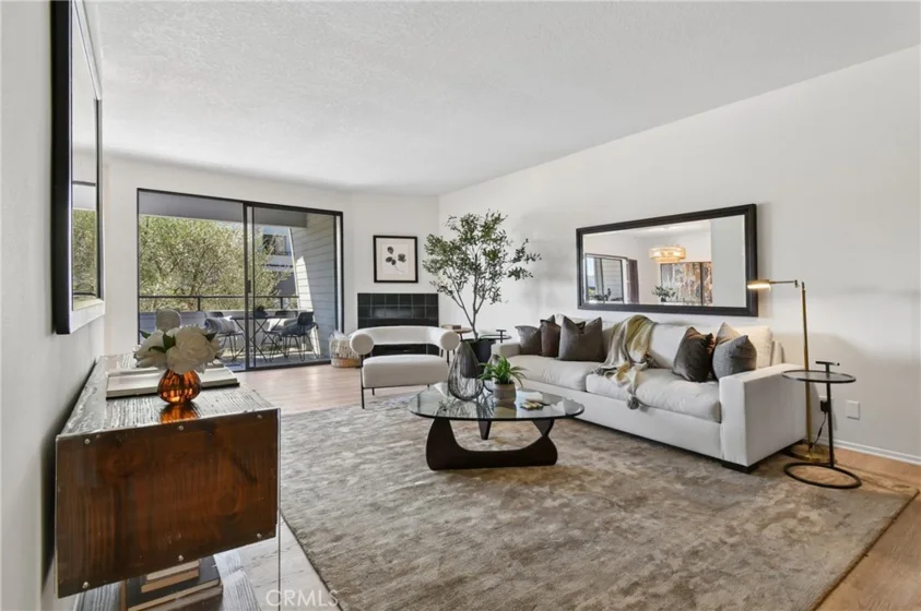 13331 Moorpark #223 photo 4