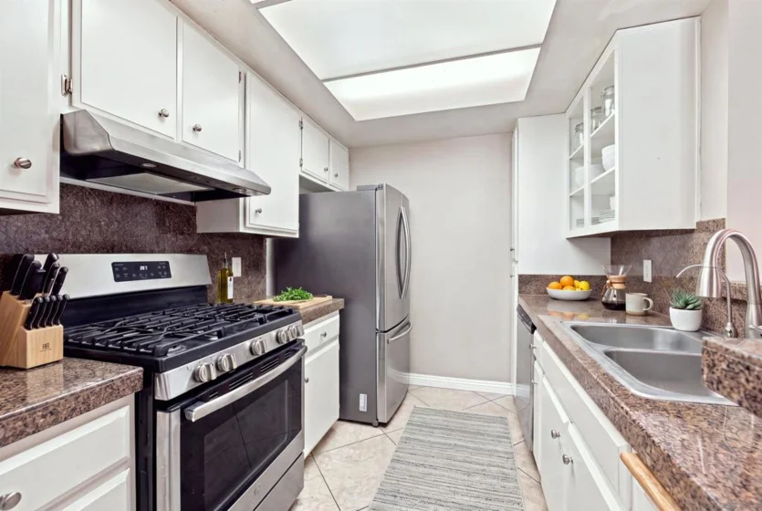 16377 Lakeshore Drive #2F photo 9