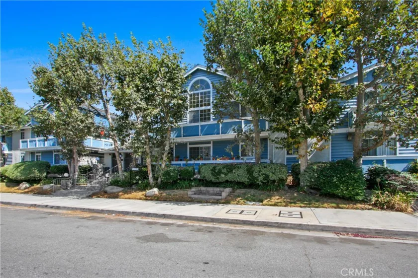 18427 Vincennes Street #30 photo 1