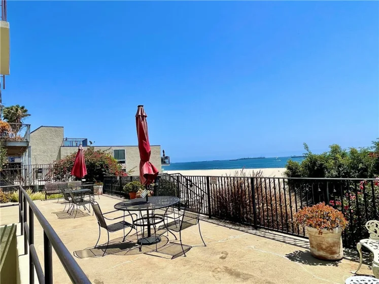 1030 E Ocean #703 photo 22