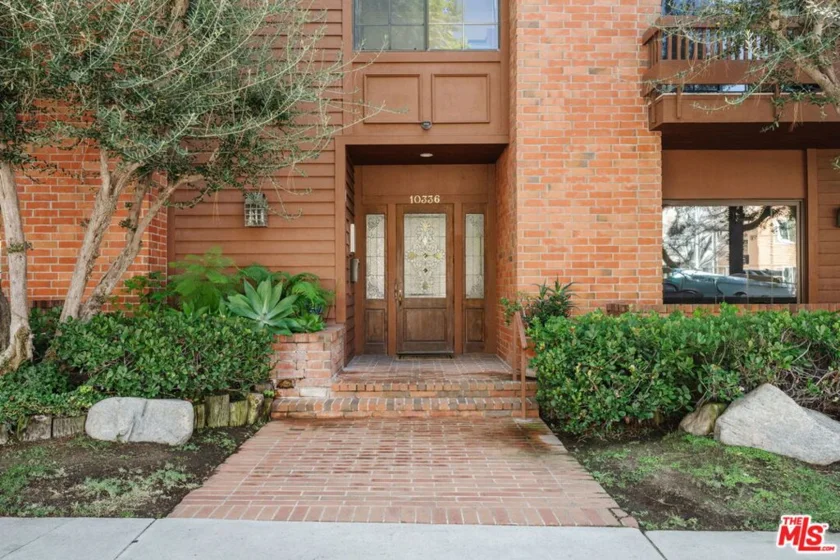 10336 Almayo Avenue #302 photo 28