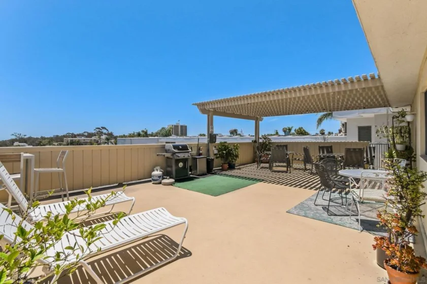 1907 Robinson Avenue #304 photo 15