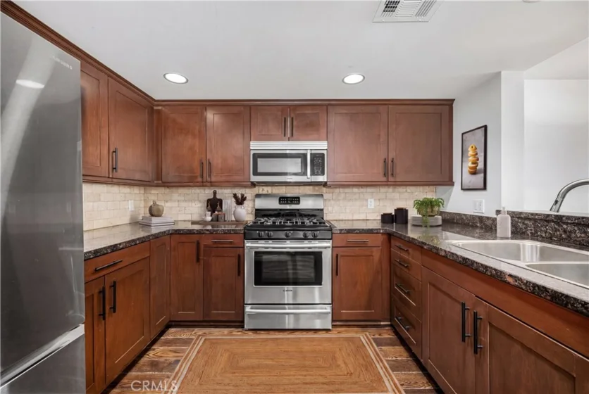7100 Alvern #309 photo 33
