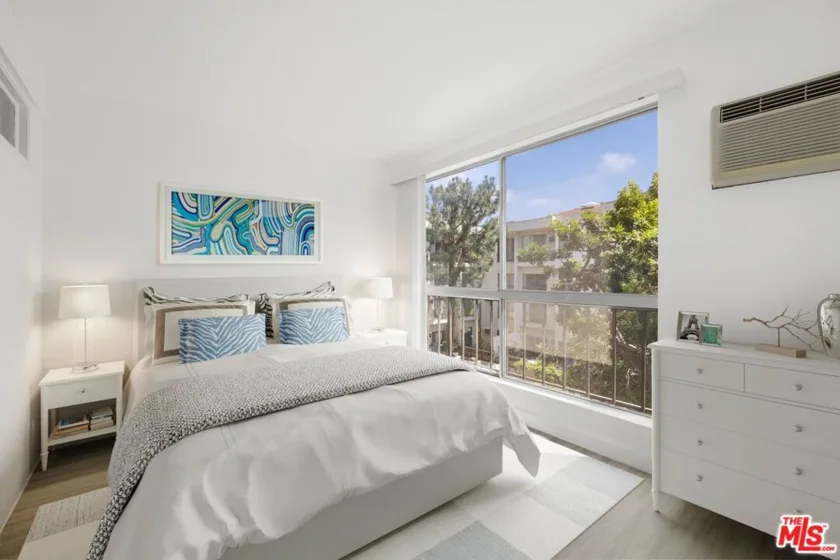 1440 Veteran Avenue #407 photo 6