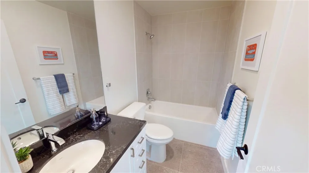1878 E Walnut Street #203 photo 19
