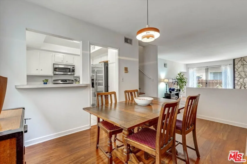 1828 Barry Avenue #4 photo 8