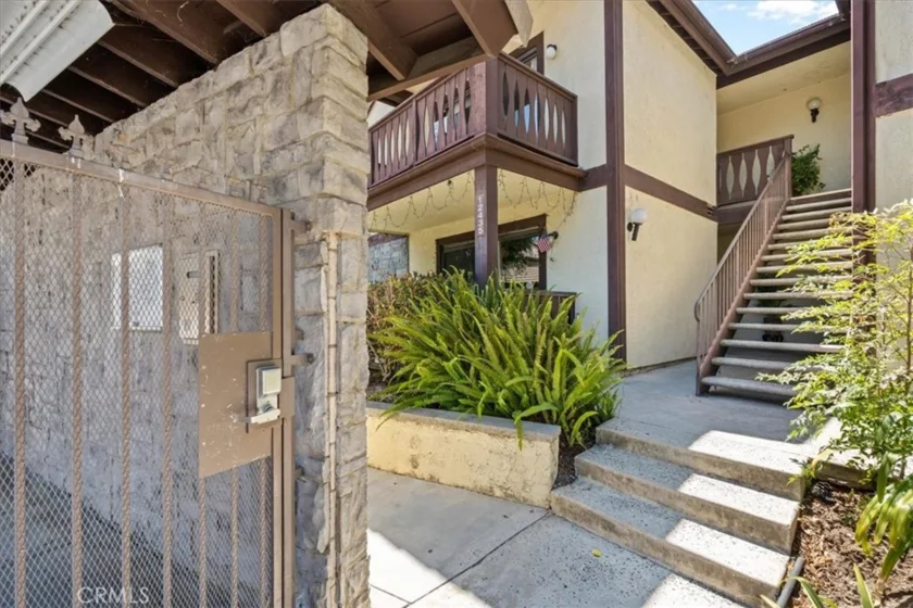 12437 Bay Hill Court photo 2
