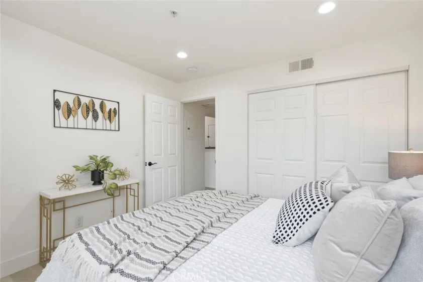 64 N Mar Vista Avenue #127 photo 9