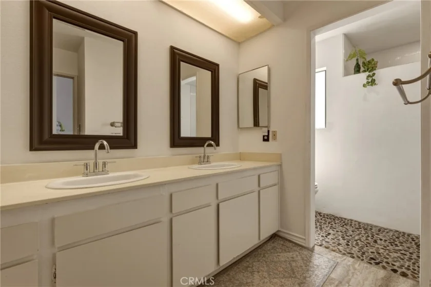 8933 Willis #15 photo 22