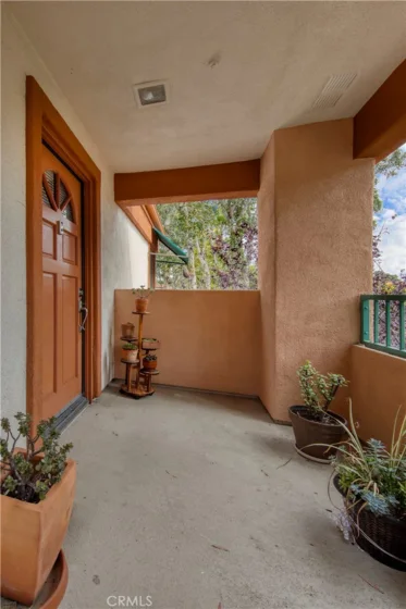 14 Villa Point photo 3