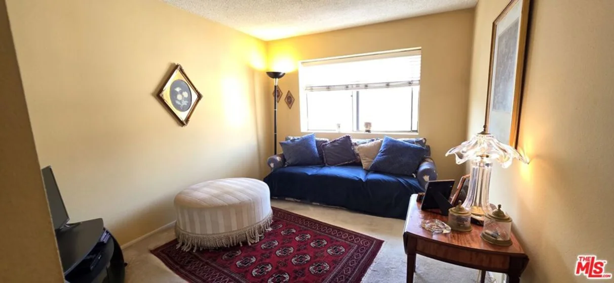 17707 Magnolia Boulevard photo 17