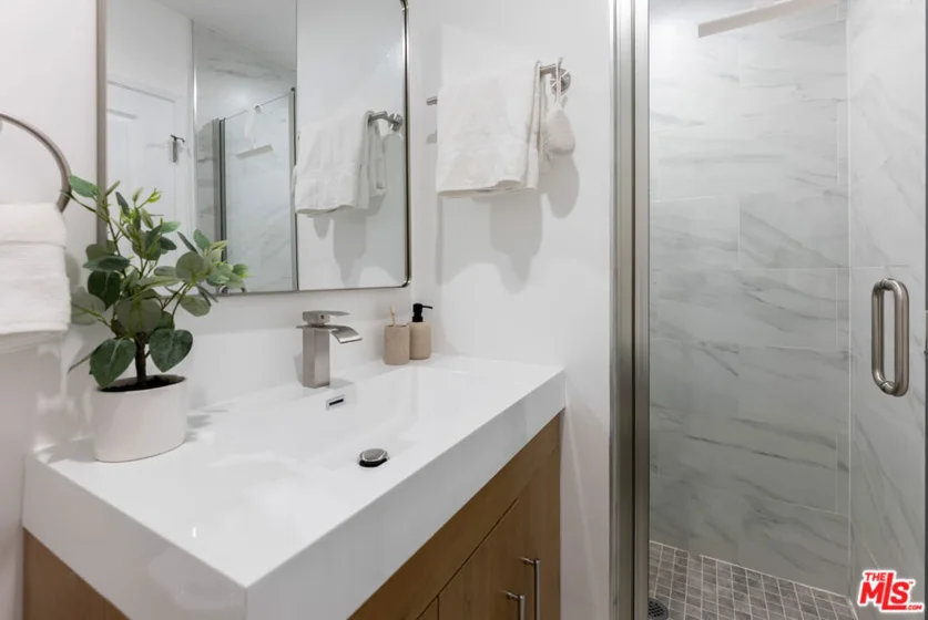 1831 Prosser Avenue #307 photo 13