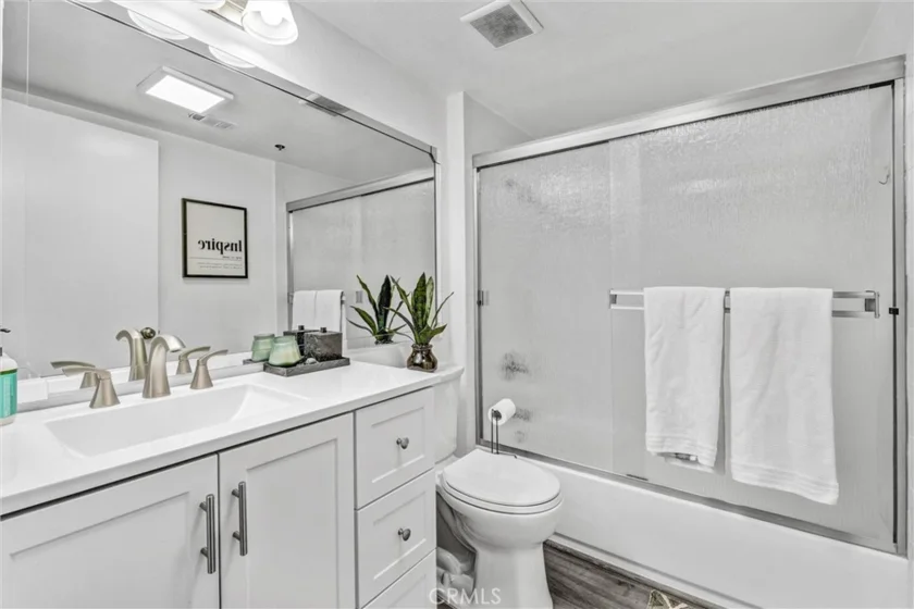 6545 Reseda Boulevard #6 photo 6
