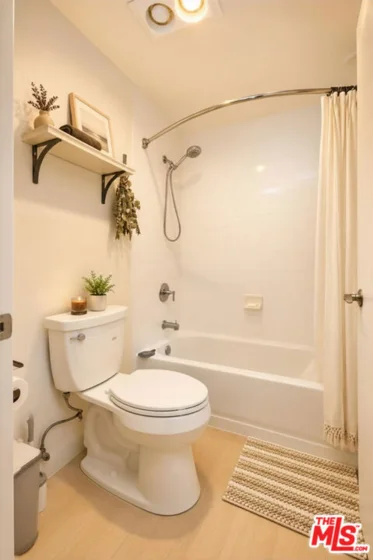 585 N Rossmore Avenue #209 photo 7