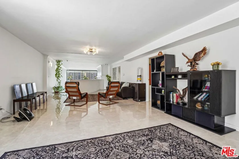 325 N Oakhurst Drive #PH2 photo 41