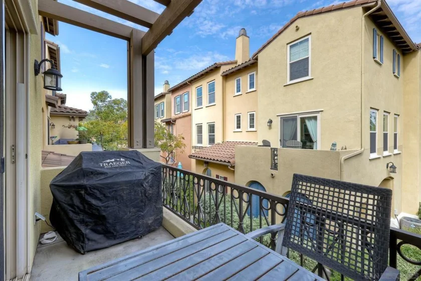 2674 Escala Circle photo 16