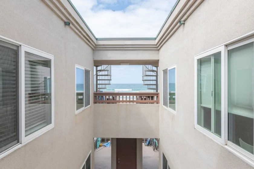 3250 Strandway photo 5
