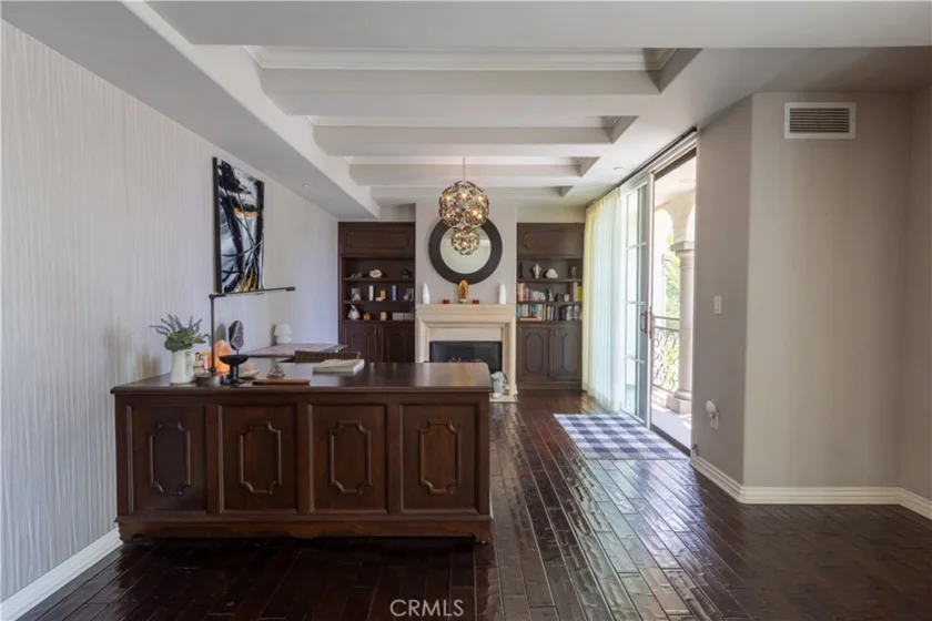10795 Wilshire Boulevard #402 photo 17