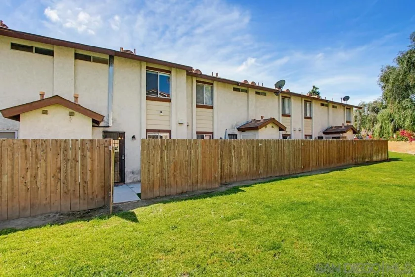 5130 N River Road #Unit B photo 11