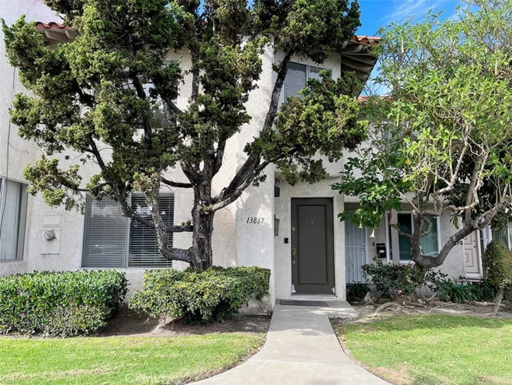 13867 Magnolia Street photo 1
