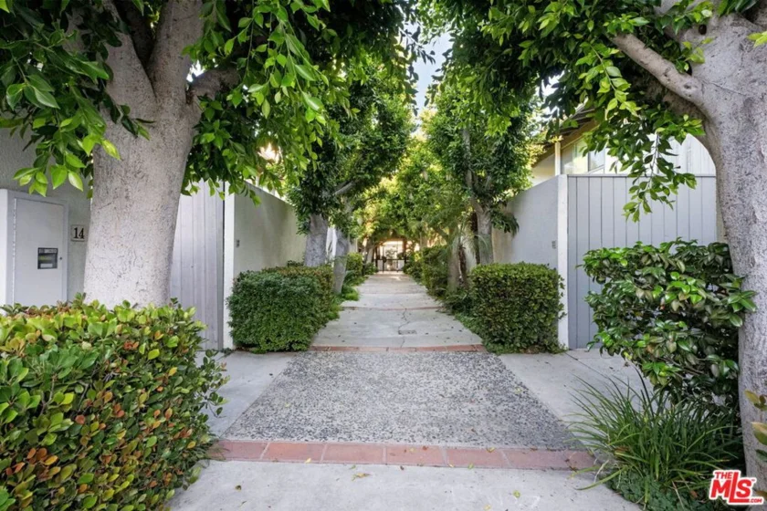 5951 Canterbury Drive #20 photo 20