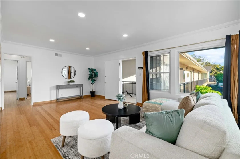 1227 E 1st #2F photo 2