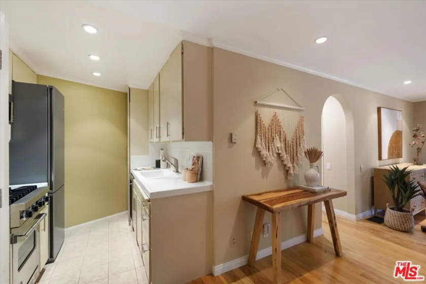 2025 4th Street #302A photo 6
