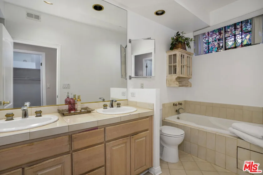 10630 Eastborne Avenue #306 photo 16