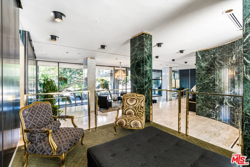 10450 Wilshire Boulevard #4G photo 23