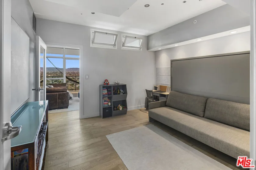 13700 Marina Pointe Drive #1620 photo 36
