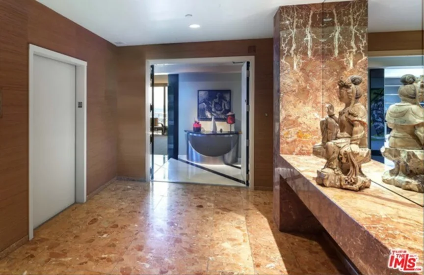 10601 Wilshire #1102 photo 1
