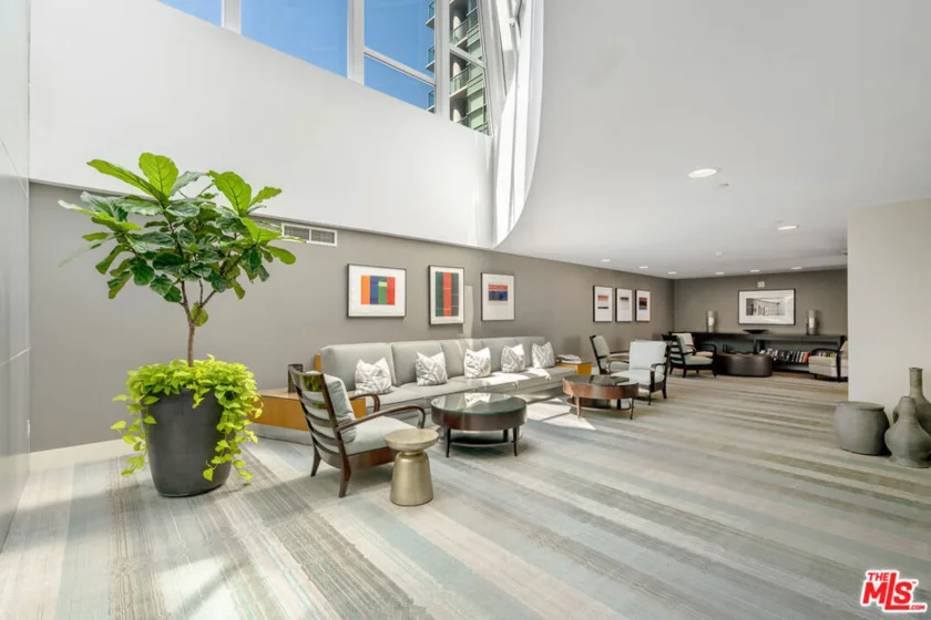 13600 Marina Pointe Drive #907 photo 28