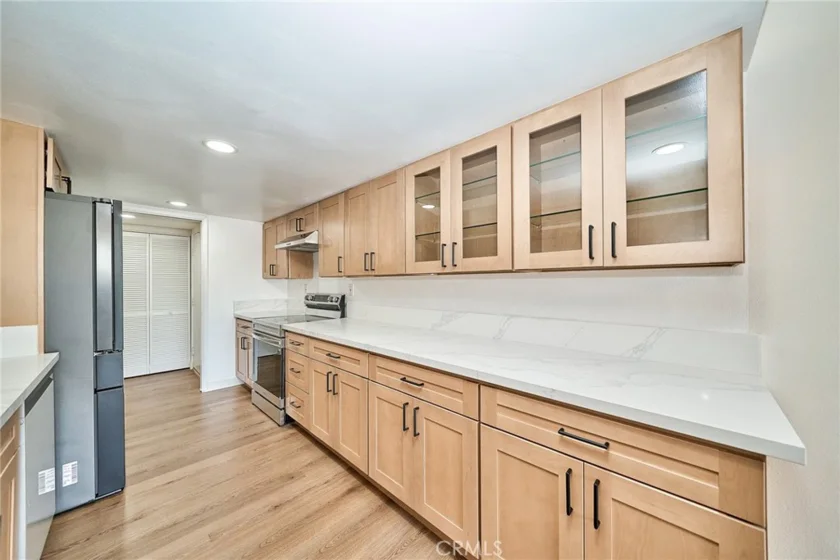 605 Redondo Avenue #203 photo 12