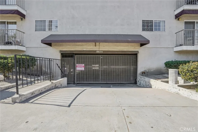 4189 Vineland Avenue #111 photo 23